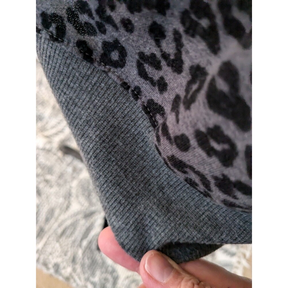 Splendid Sweater Women's Size XL Gray Black Leopard Print Crew Pullover Comfy - Picture 8 of 12